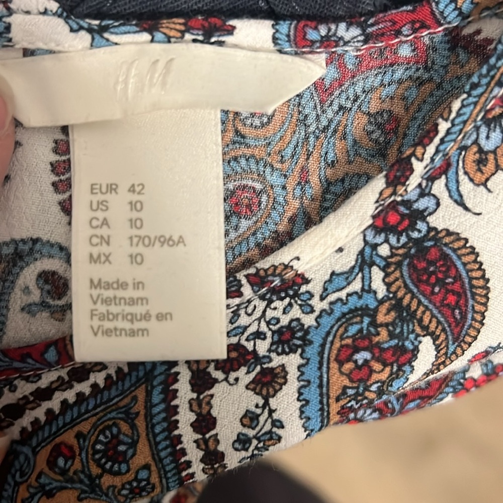 H&M blouse - Picture 2 of 3
